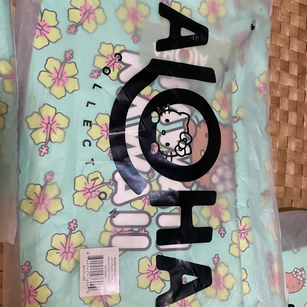 ALOHA Collection x DFS x Hello Kitty COMPLETE Tan Kitty Hibiscus Splash - Picture 11 of 16